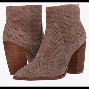 Vince Camuto Cava Boots 8